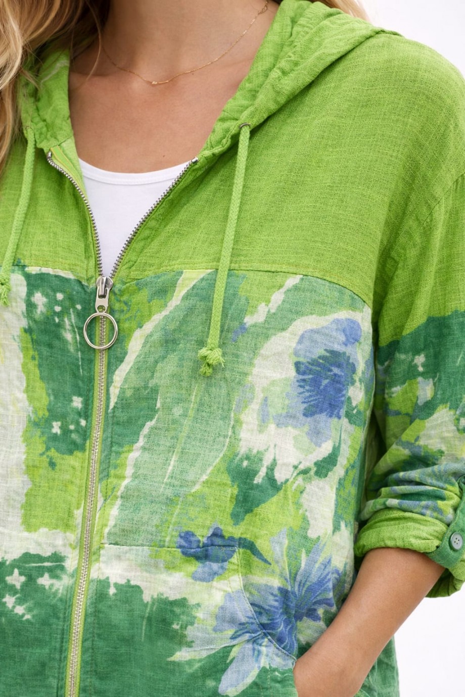 Duygu Altıntaş Desenli Kapüşonlu Fermuarlı Kadın Ceket – Rahat Kesim Günlük Şık